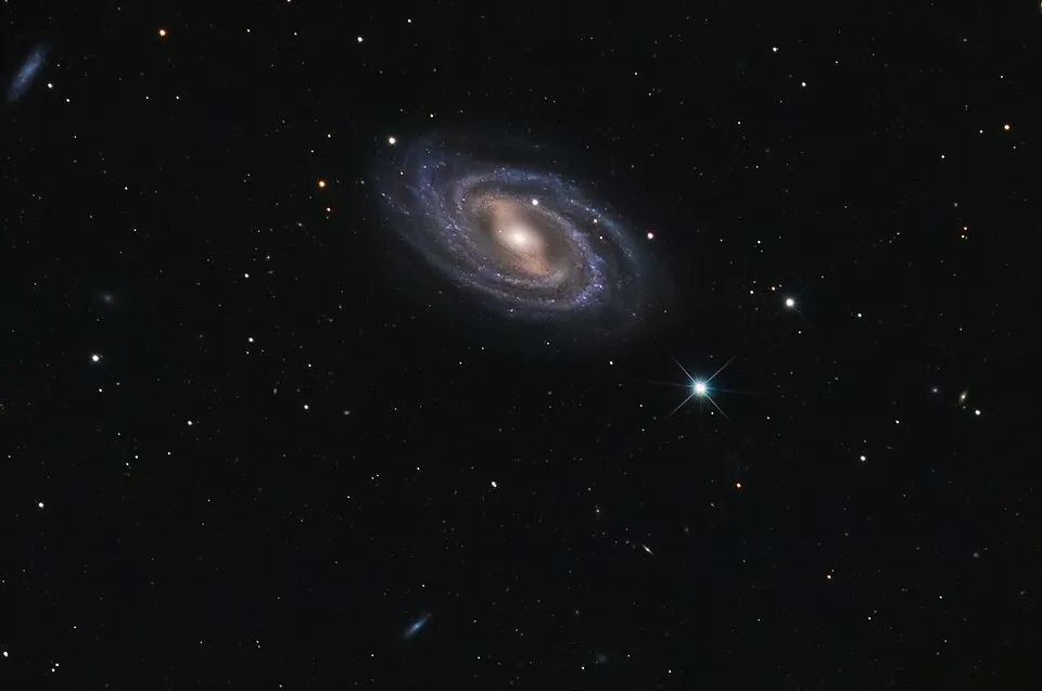 NGC 3992